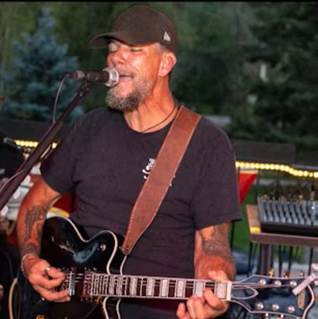 John Hodges live on the Rooftop!